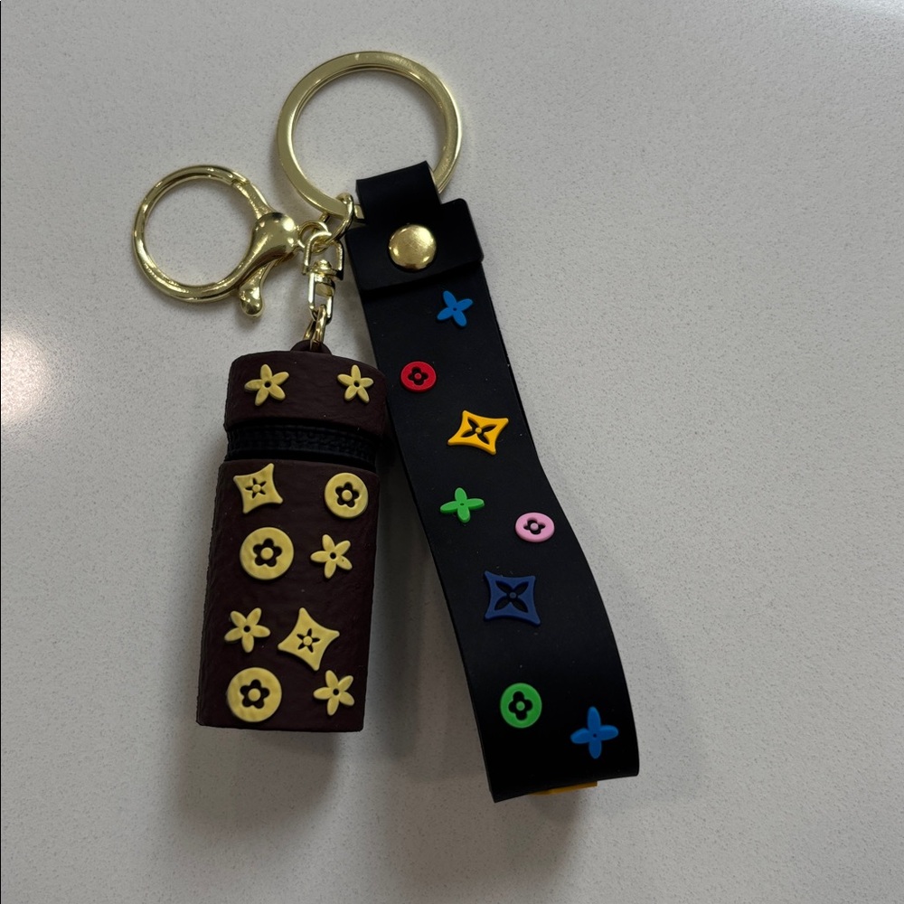 Fashion LV KEYCHAIN